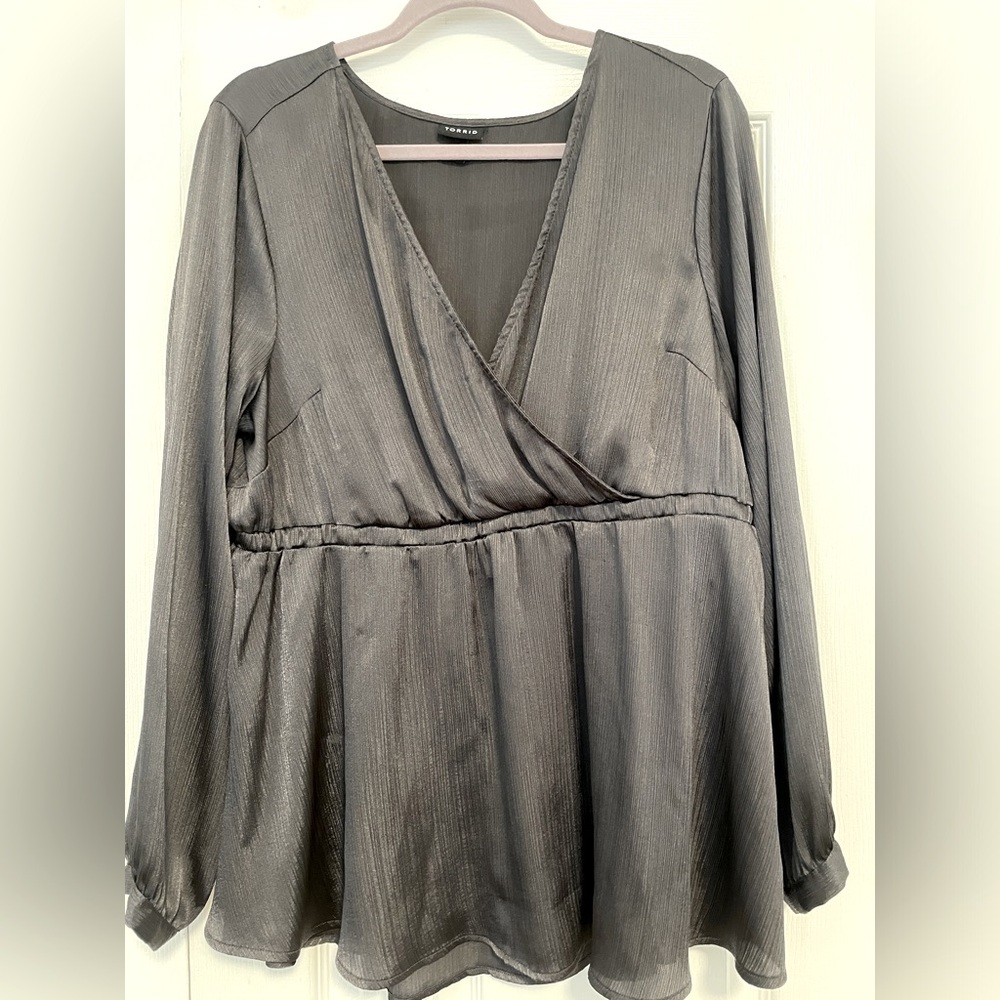 Silky Gray Long Sleeve Wrap Blouse Torrid Size 1